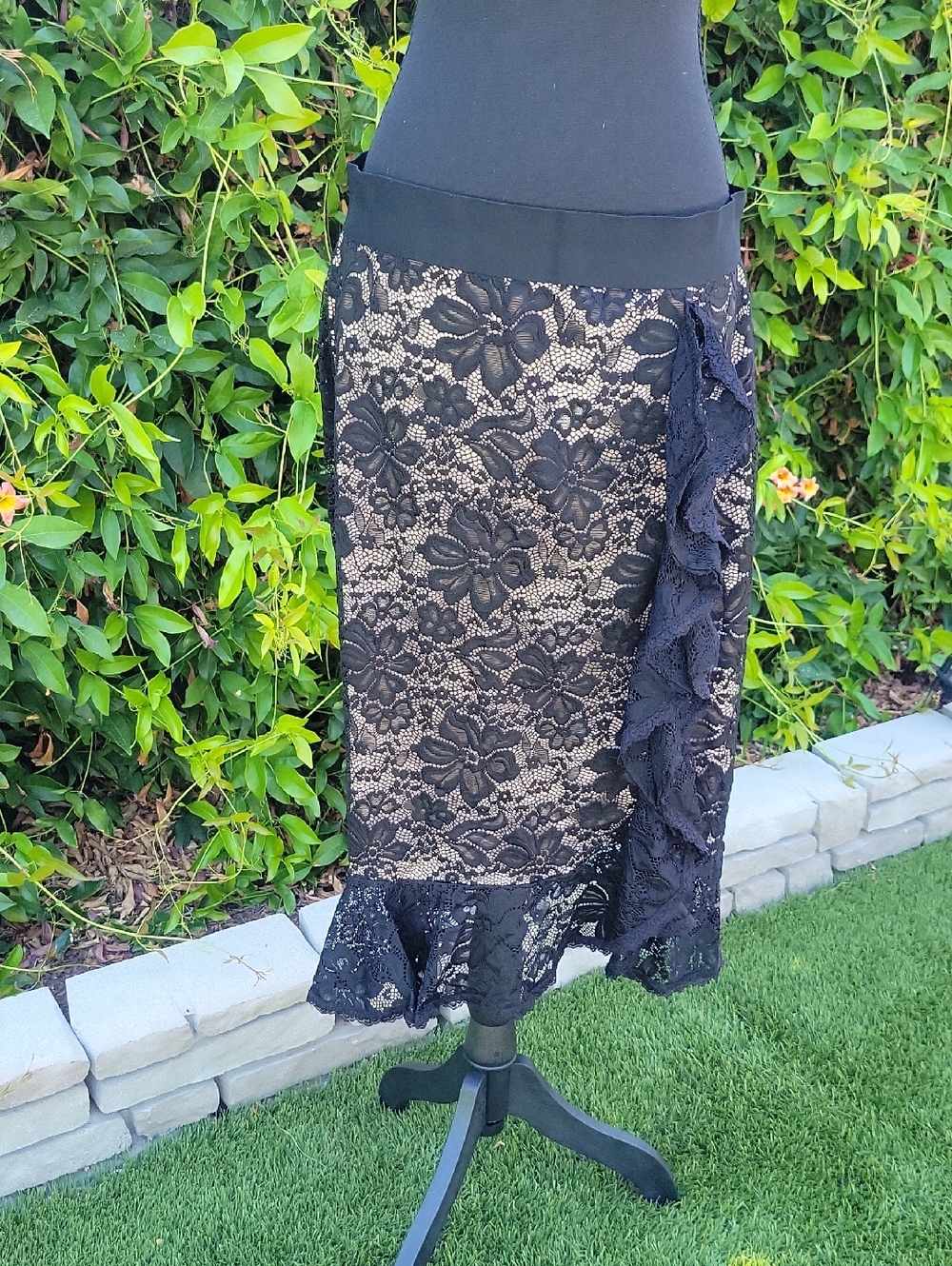 Whimsigoth Black Lace Pencil Skirt With Front Lace Ruffle Sz L